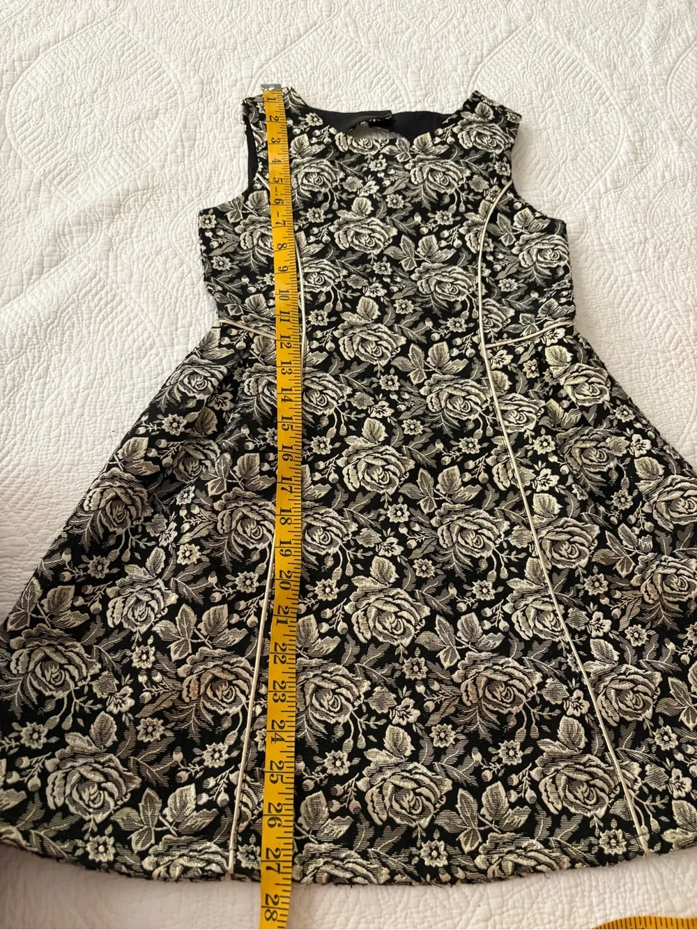 Children’s Place sleeveless dress in metallic gold/black brocade.size 8. Great!